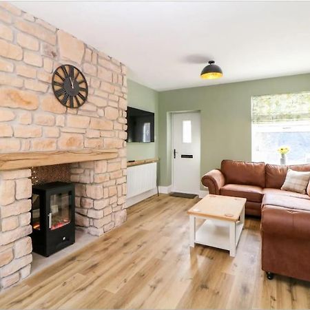 Babbling Brook Cottage Stony Middleton المظهر الخارجي الصورة