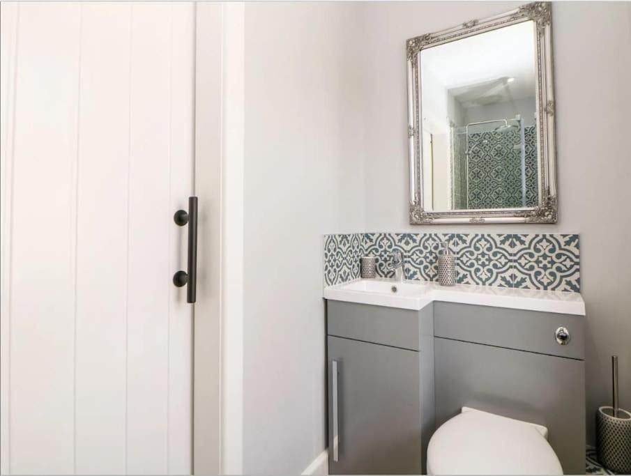 Babbling Brook Cottage Stony Middleton المظهر الخارجي الصورة